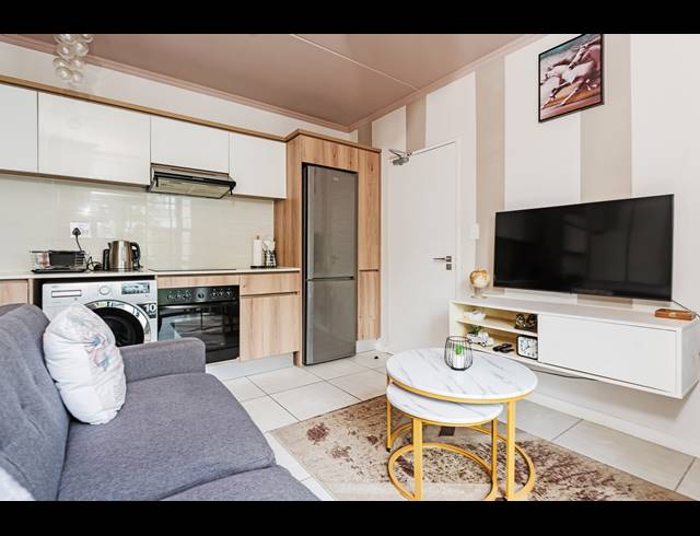 1 BEDROOM APARTMENT FOR SALE IN CROWTHORNE AH